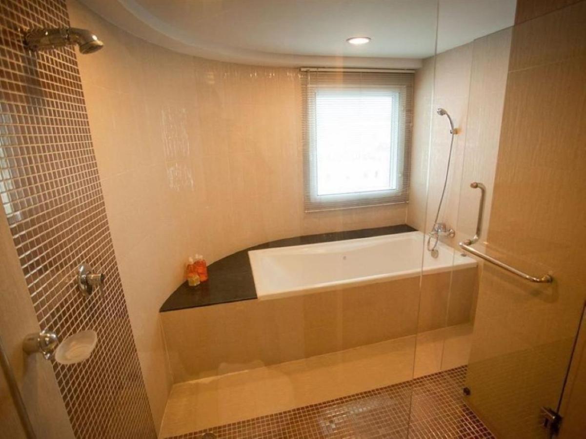 S.M. Grande Residence Банкок Екстериор снимка